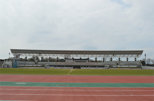 山城総合運動公園陸上競技場スタンド上屋新築工事